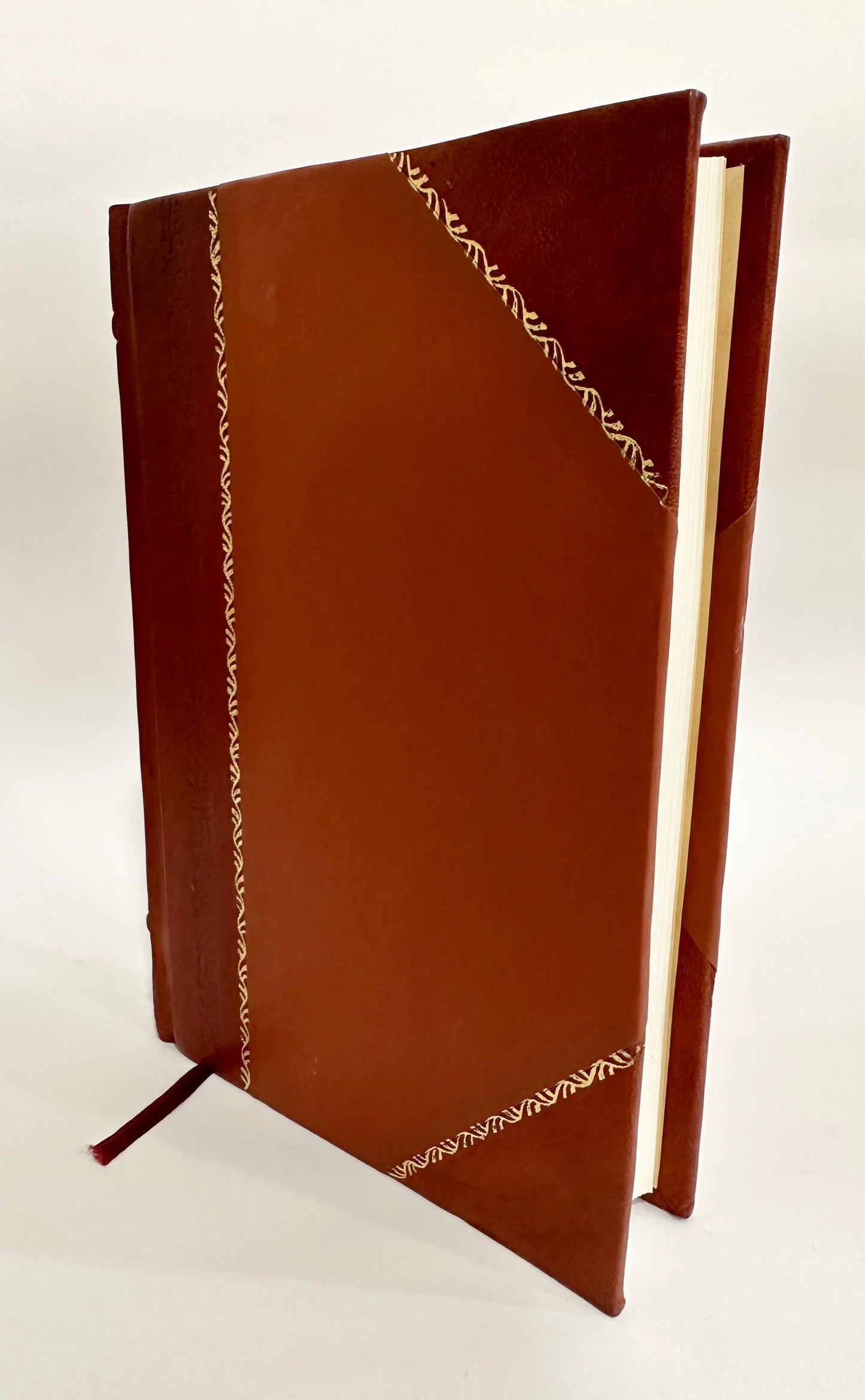 / Kunstgewerbliches Museum Der Handels- Und Gewerbekammer (Prague, Czechoslovakia) (1907) (1907) [Leather Bound]. Bericht Des Curatoriums Fur Das Verwaltungsjahr ..